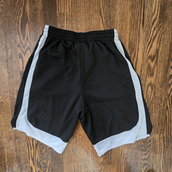 Boys Jordan Dri Fit Basketball Shorts Black Gray Youth XL - Picture 2 of 5
